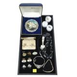 Lot, fashion jewelry, including Whiting & Davis