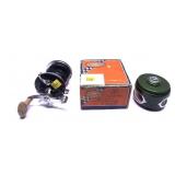 Lot: Vintage Shakespeare 1837 Model HN reel in