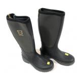 Pair of Noble Outfitter Muds size 7 boots