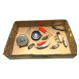 Lot, assorted vintage fishing lures and 2 reels: