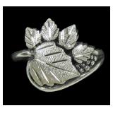 Sterling silver leaf motif ring new, size 7
