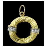 18K Yellow gold undulating circle pendant with