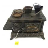 Rival Cast Iron Salesman Sample/Childs Stove,