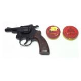 Lot, starter pistol with 2-Dynamint Nobel blank