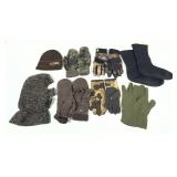 Lot, assorted hunting gloves and baclava,