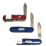 Lot: 3 assorted Swiss Army knives includes