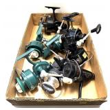 Lot, 8 assorted fishing reels includes: