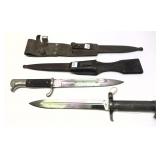 Lot: 2 Bayonets with scabbards and frogs