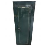Stack-On 8-gun Green security cabinet with key,