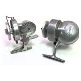 Lot: 2 Vintage fishing reels, includes: