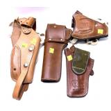 Lot, 4 leather holsters includes Bianchi #9R 1,
