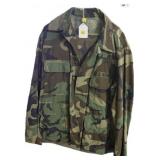 Lot: U.S. Army Uniform, Shirt Size L & Pants S