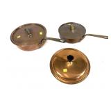 Lot: Vintage copper pans with 3 lids, 5 pcs