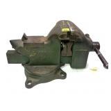 Superior No. 44 Bench Vise - 4 1/4"