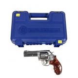 Smith & Wesson Model 617-6 K-22 Masterpiece