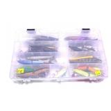 Lot, plastic tackle case with assorted lures