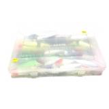 Lot, plastic tackle case with assorted lures