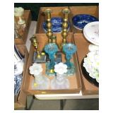 Lot, glass and brass candlesticks