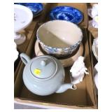 Lot, bowl, spongeware bowl, teapot and figurine