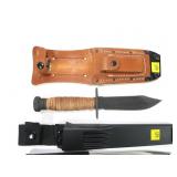 Lot, three knives with sheaths, as new!
