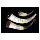 Lot: 3 powder horns