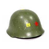 Unknown military helmet with star to front with