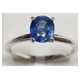 10K White gold oval cut sapphire ring with an