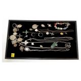 Lot, religious jewelry and medals, most are