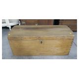 Primitive 42" trunk