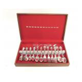 Lot, Rogers silverplate in case: 80 pcs. Lavignes