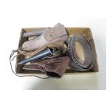 Lot, pistol belt and used leather holsters