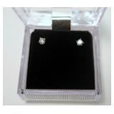 14K White gold round brilliant cut diamond stud