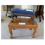 Lot, 2 foot stools