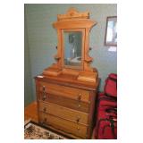 40" Victorian dresser with mirror