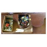 Lot, assorted costume jewelry & jewelry boxes