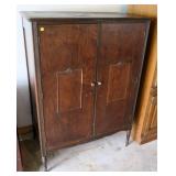 40" Mahogany 2 drawer gentelman