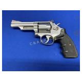 151FP SS SMITH AND WESSON 357 MAG CHECKER GRIPS