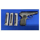 74FP GERMAN 9MM CHECKER GRIPS, EXTRA CLIPS