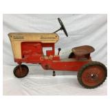 EARLY ESKA CASE 800 PEDAL TRACTOR