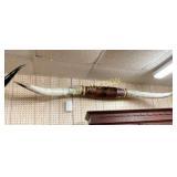 WALL ART HORNS W/ 75" SPREAD