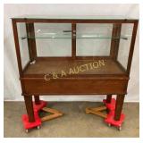 40X42 FLOOR MODEL DISPLAY CASE