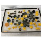 LOT OF VARIOUS MILITARY BUTTONS