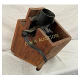 RED CHIEF CORN SHELLER W/ WOODEN BOX 22X17