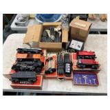 COMPLETE LIONEL TRAIN SET-ENGINE,CARS,ACCESSORIES,