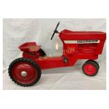 ERTL INTERNATIONAL 1026 FARMALL PEDAL TRACTOR
