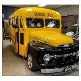 1952 PROFESSIONALLY RESTORED FORD BUS