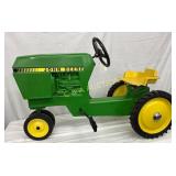 Ertl John Deere Model 520 Pedal Tractor with Cast
