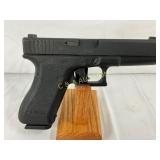 885fp Glock 17 9mm Semi-Automatic Pistol