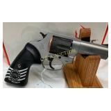 83Gp Taurus Model M856 .38 Special 250th Anniversa