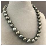 Graduated strand Tahitian pearl necklace